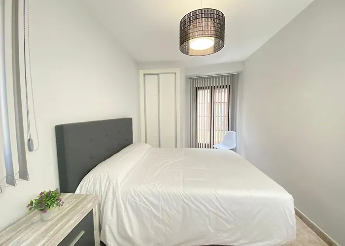 Serranos Centro Historico דירה